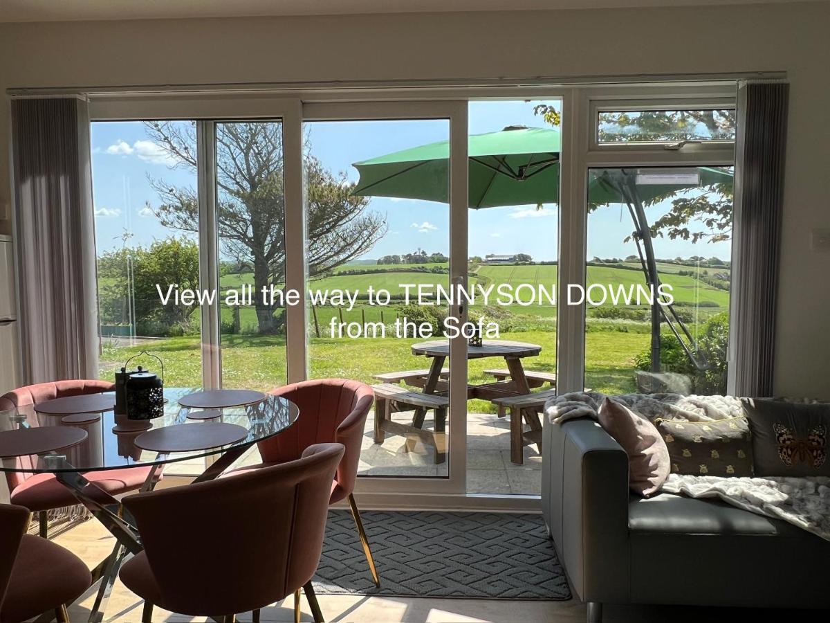 Valley View Self-Catering Coastal Bungalow In Rural West Wight Freshwater Eksteriør bilde